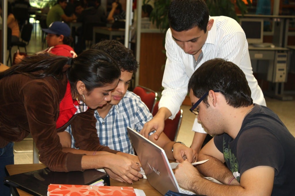 Banco de programas de Servicio Social para el semestre enero-junio 2015