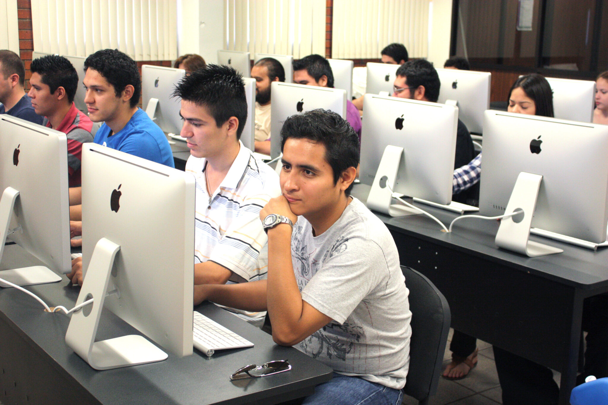Horarios de carga académica por promedio para el semestre enero-junio 2015