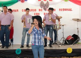 CONCURSO DE CANTO CON BANDA 10