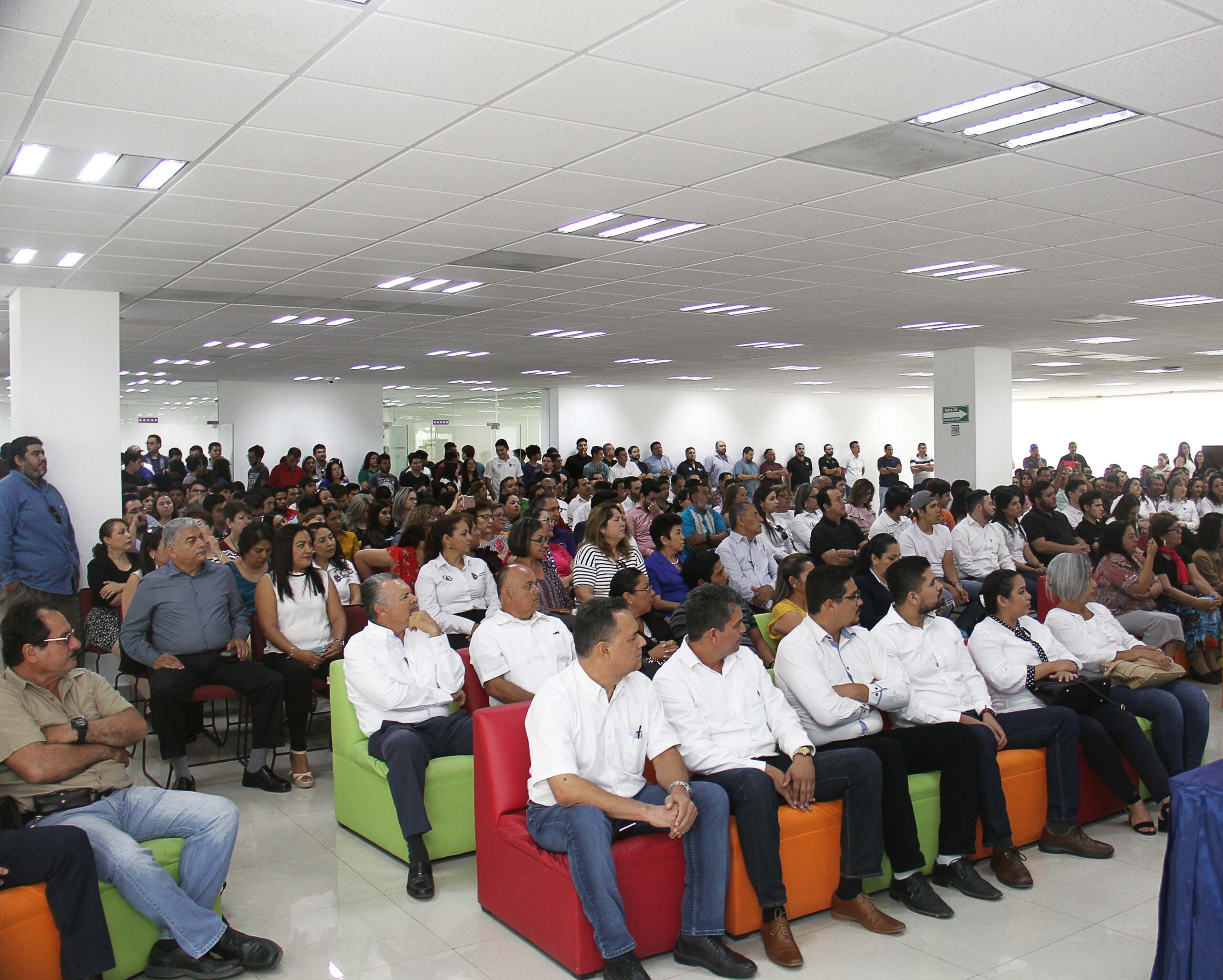 PRESENTACION NUEVO DIRECTOR 04