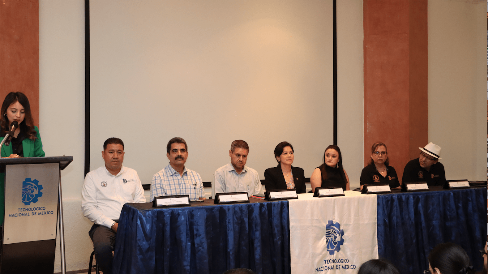 Se inaugura la Primera Feria de Posgrado