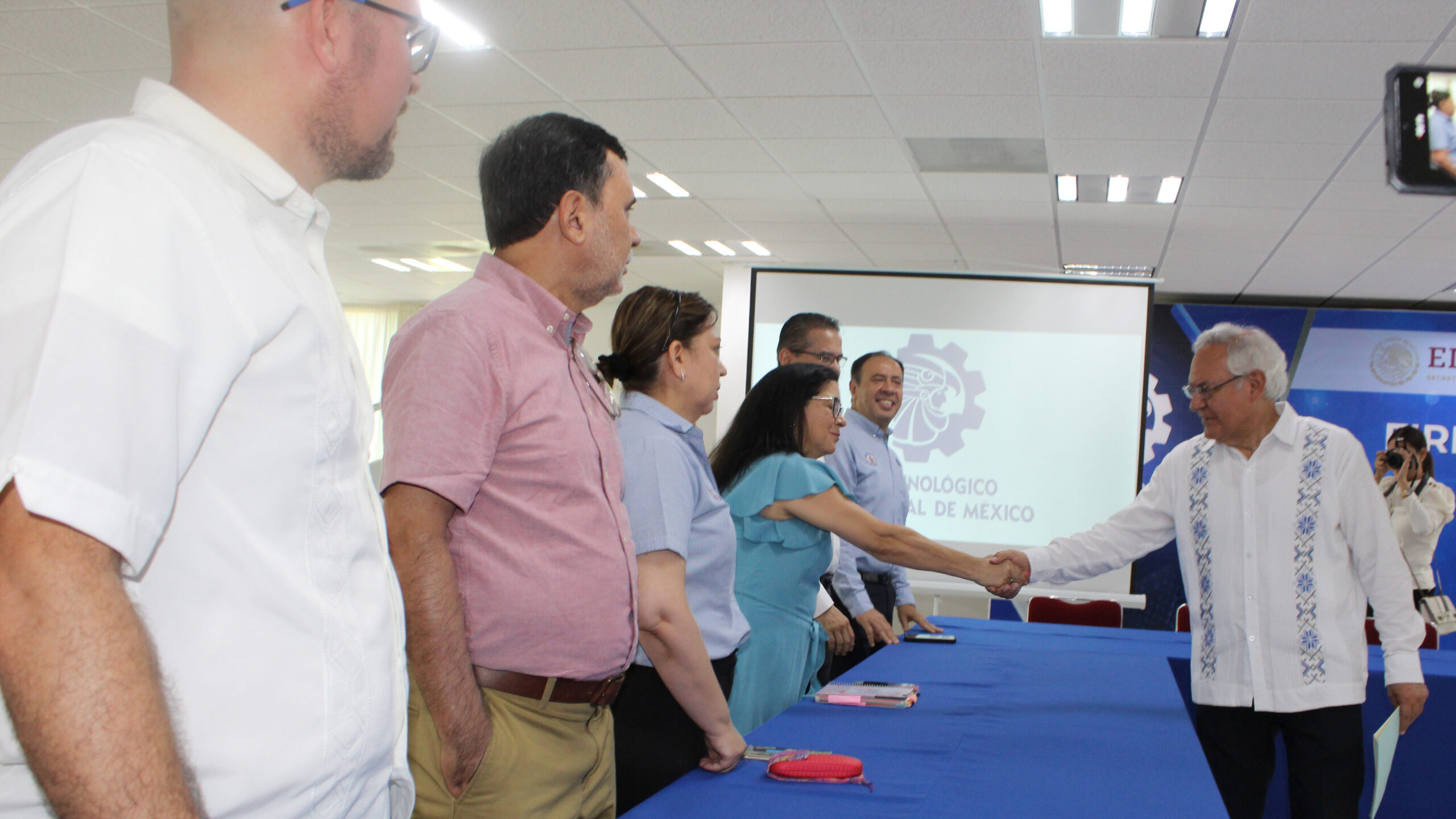 REUNION INVESTIGADORES 03