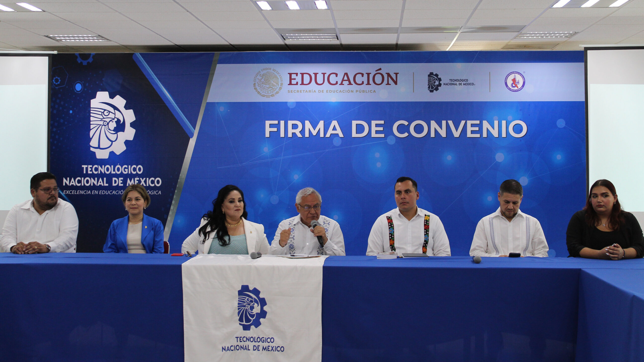 REUNION INVESTIGADORES 04