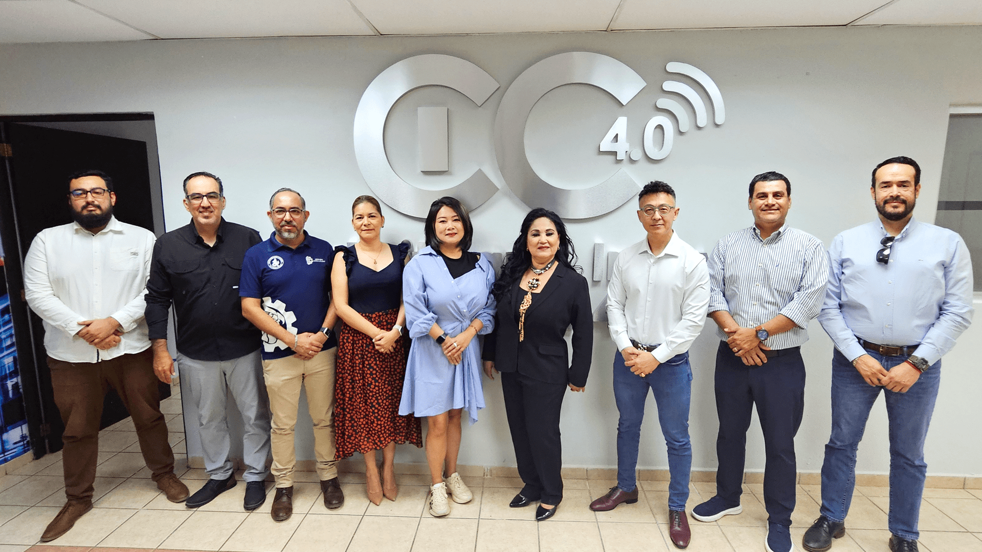 Se reúne directora con SUNZHOU SINNOTECH CO, LTD