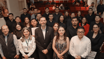 Entrega de diploma de salud y seguridad 9 2024 dic_