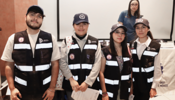 entrega de camisa para alfabetizatec 3 de marzo 2