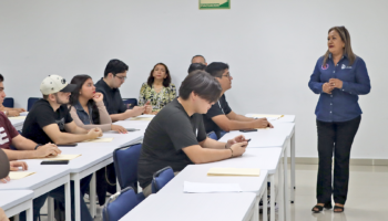 Entrega de apoyos para veranos científicos 4