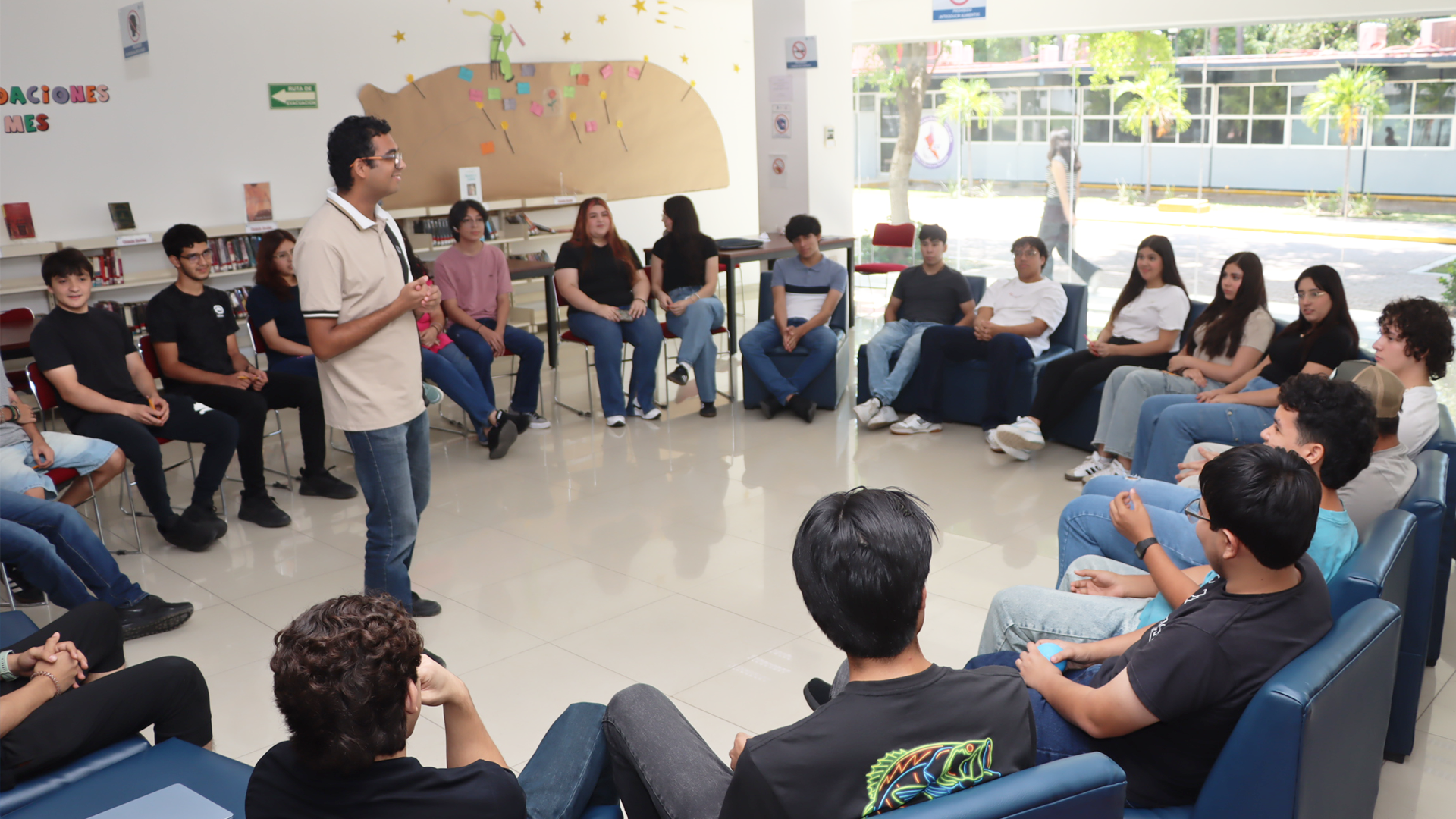 ¡Inician los Clubes de Círculo de Lectura en el Centro de Información!